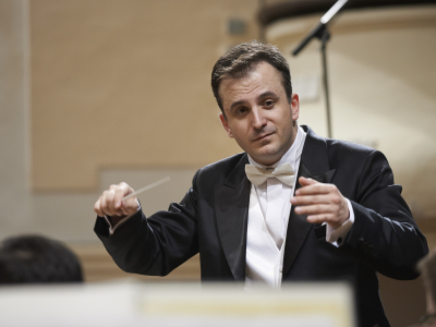 Foto: Huba Hollókői, dirigent