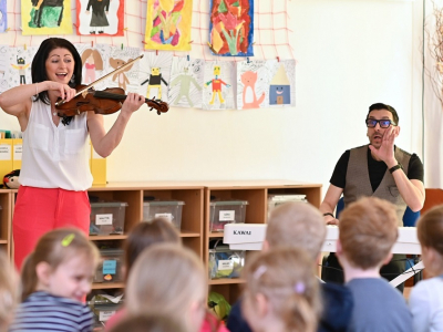 Photo: Violin or piano?