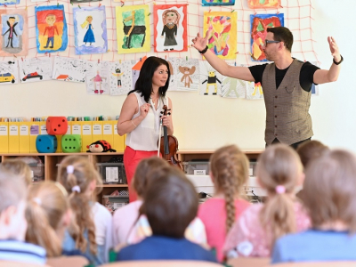 Photo: Violin or piano?