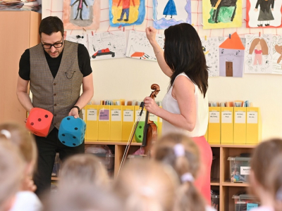 Photo: Violin or piano?