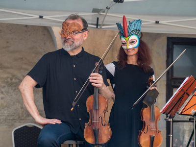 Photo: The strings are playing